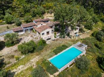 Vente maison 6 pièces Tourrettes 83