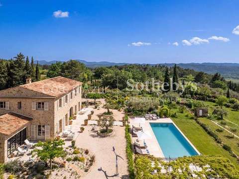 Vente maison 8 pièces Tourrettes 83