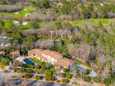 Vente maison 5 pièces Tourrettes 83