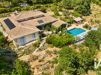 Vente maison 8 pièces Tourrettes 83