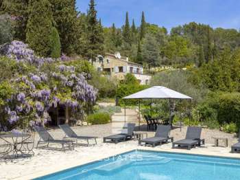 Maison 11 pièces 328 m² · à Tourrettes · 328 m² · 1 800 000 €