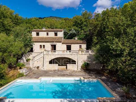 Vente maison 5 pièces Tourrettes-sur-Loup 06