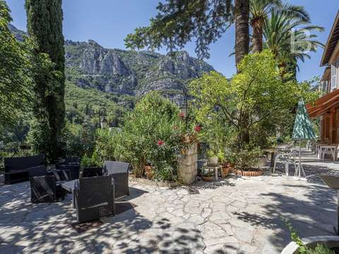 Vente maison 20 pièces Tourrettes-sur-Loup 06