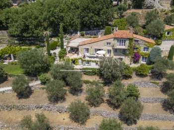 Vente maison 9 pièces Tourrettes-sur-Loup 06