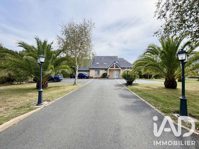 Maison 7 pièces 142 m² · à Trélévern · 142 m² · 414 900 €