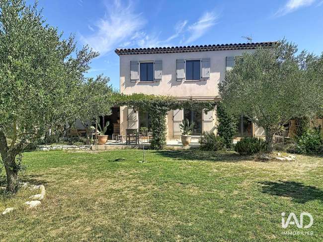 Maison 5 pièces 195 m² · à Trets · 195 m² · 729 000 €