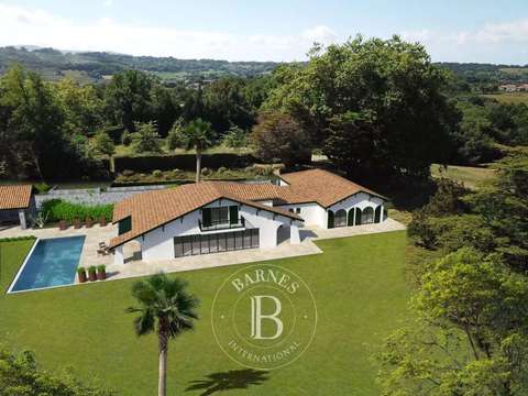 Vente maison 10 pièces Urrugne 64