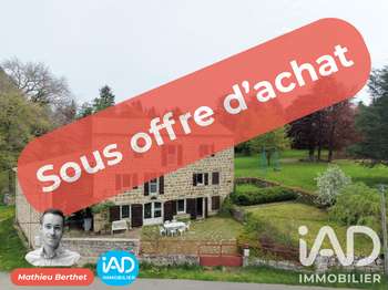 Maison 10 pièces 235 m² · à Usson-en-Forez · 235 m² · 180 000 €