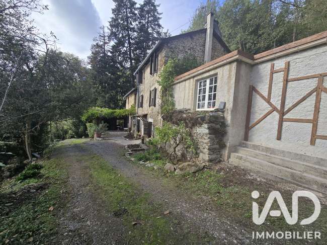 Maison 5 pièces 221 m² · à Vabre · 221 m² · 260 000 €