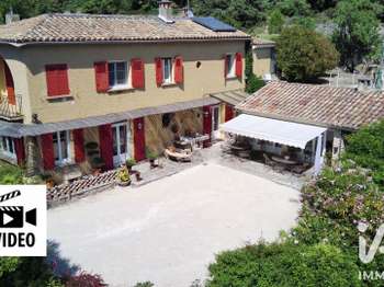 Maison 5 pièces 173 m² · à Vacqueyras · 173 m² · 550 000 €