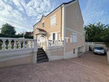 Vente maison 8 pièces Val-de-Reuil 27