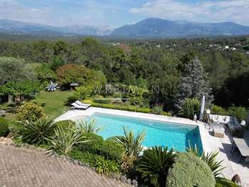 Vente Maison 8 piècesValbonne