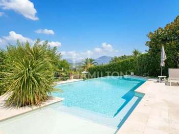 Maison 7 pièces 204 m² · à Valbonne · 204 m² · 2 349 000 €