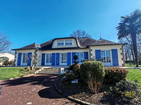 Vente maison 8 pièces Vay 44