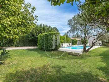 Maison 137 m² · à Velleron · 137 m² · 590 000 €