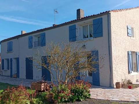 Vente maison 11 pièces Velluire 85