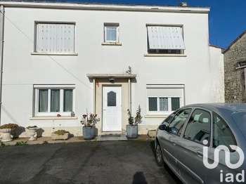 Maison 6 pièces 117 m² · à Vérines · 117 m² · 153 000 €