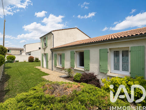 Vente maison 8 pièces Vérines 17