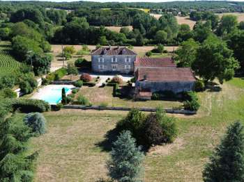 Maison 10 pièces 278 m² · à Verteillac · 278 m² · 599 999 €