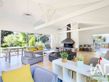 Maison 5 pièces 217 m² · à Vigoulet-Auzil · 217 m² · 769 000 €
