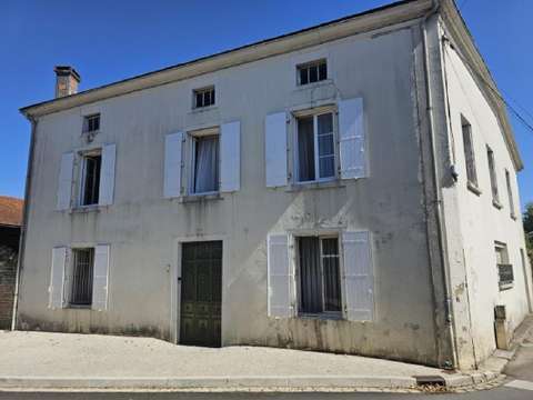 Vente maison 10 pièces Villefagnan 16