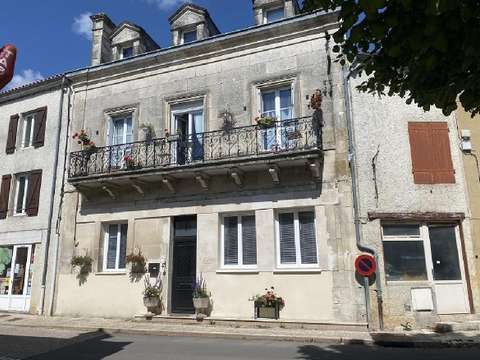 Vente maison 5 pièces Villefagnan 16