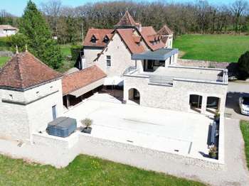Maison 10 pièces 250 m² · à Villeneuve · 250 m² · 698 250 €