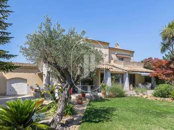 Vente maison 8 pièces Villeneuve-lès-Avignon 30