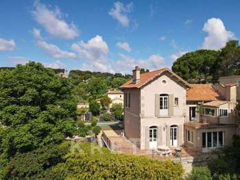 Maison 8 pièces 280 m² · à Villeneuve-lès-Avignon · 280 m² · 1 198 000 €