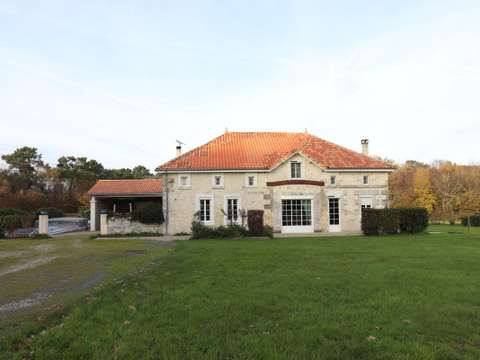 Vente maison 8 pièces Villexavier 17