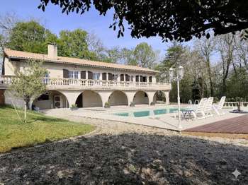 Vente Maison 5 chambresVoeuil-et-Giget