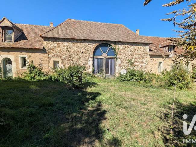 Maison 18 pièces 600 m² · à Volnay · 600 m² · 318 000 €