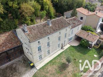 Maison 8 pièces 207 m² · à Vouharte · 207 m² · 294 000 €