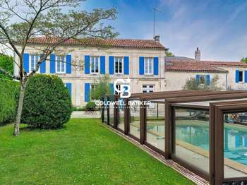 Maison 11 pièces 332 m² · à Vouhé · 332 m² · 687 750 €