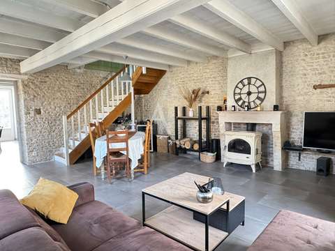 Vente maison 5 pièces Vouillé-les-Marais 85