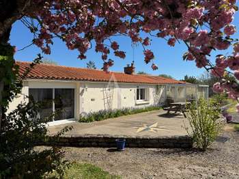 Vente maison 4 pièces Vouillé-les-Marais 85