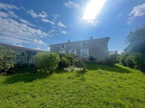 Vente maison 7 pièces Vouillé-les-Marais 85