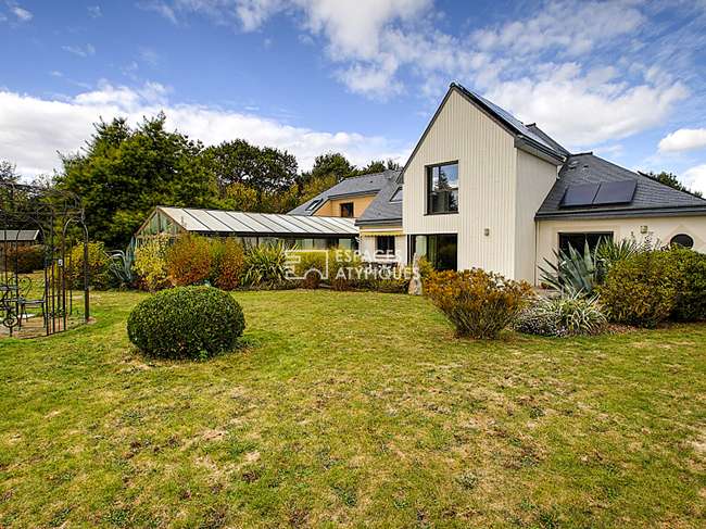 Maison 6 pièces 245 m² · à Yffiniac · 245 m² · 651 000 €