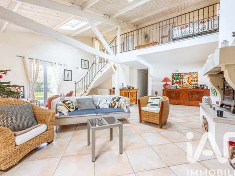 Vente maison 7 pièces Yvrac 33