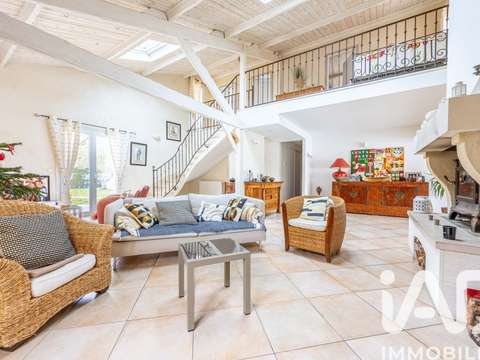 Vente maison 7 pièces Yvrac 33
