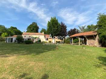 Vente maison 9 pièces Yzernay 49