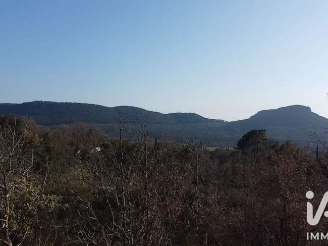 Terrain 13927 m² · à Bagnols-en-Forêt · 13 927 m² · 250 000 €