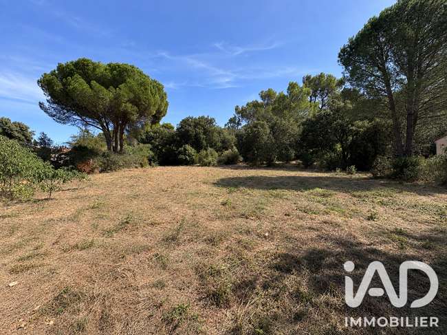 Terrain 4392 m² · à Bagnols-sur-Cèze · 4 392 m² · 300 000 €