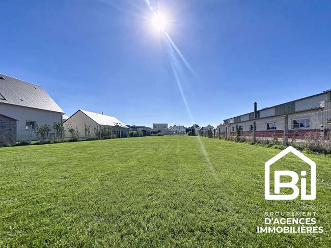 Terrain 1938 m² · à Saint-Martin-de-May · 1 938 m² · 274 000 €
