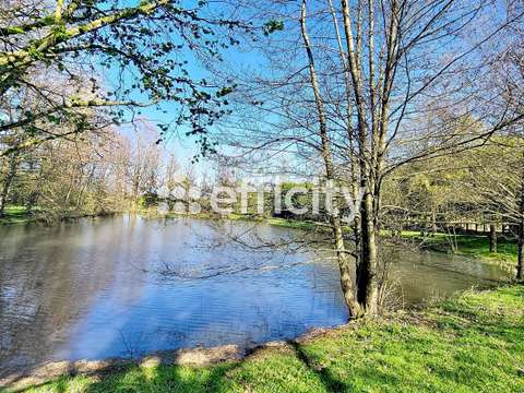 Vente de terrain Essarts-en-Bocage 85