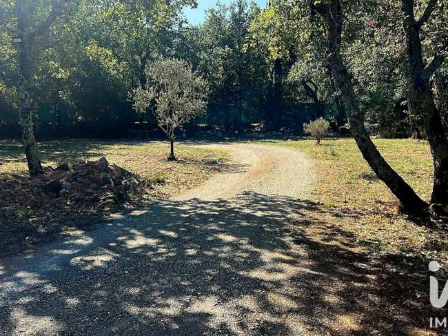 Terrain 687 m² · à Forcalqueiret · 687 m² · 130 000 €