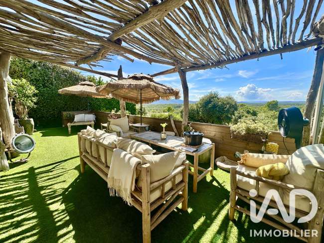 Terrain 200 m² · à Fréjus · 200 m² · 220 000 €