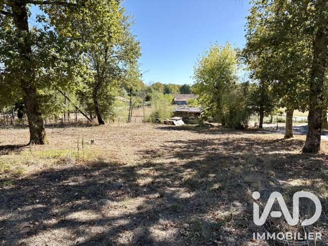 Terrain 1537 m² · à La Brède · 1 537 m² · 240 000 €