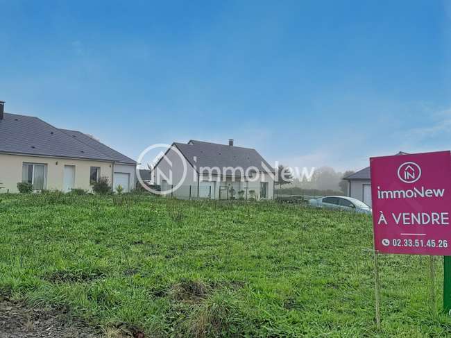 Terrain 638 m² · à La Haye-Pesnel · 638 m² · 51 800 €