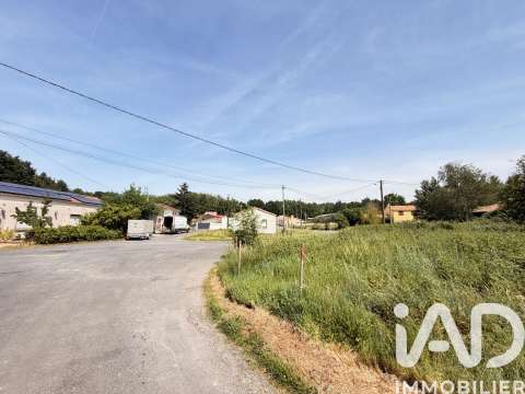 Vente de terrain Landeronde 85
